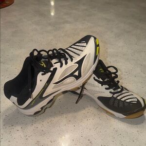Mizuno Men's Black, White, and Yellow Athletic Shoes